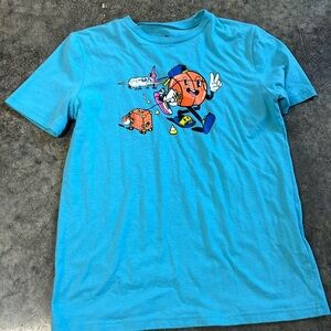 Under Armour YL tee shirt. Excellent condition